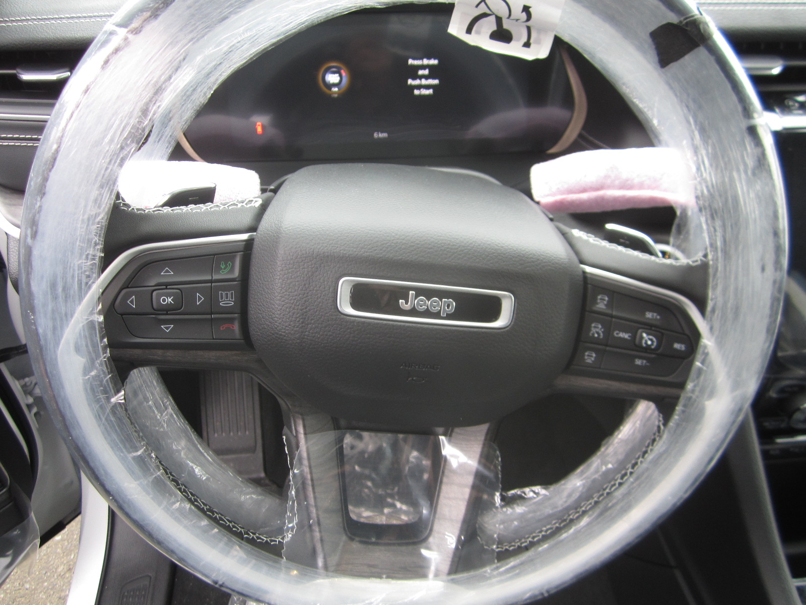 2023 Jeep Grand Cherokee in Victoria, British Columbia, 68,125